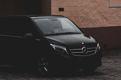 Car & Van Hire in St. Louis (City) .